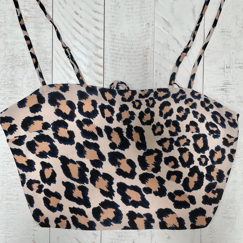 VICTORIAS SECRET Open Back Crop Top